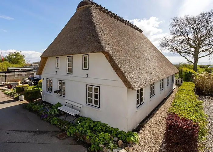 Gyril - 100m From The Sea By Interhome *