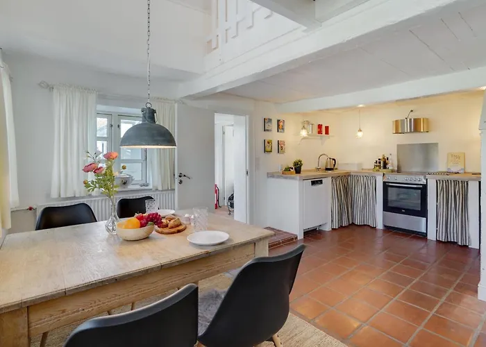 Gyril - 100m From The Sea By Interhome *