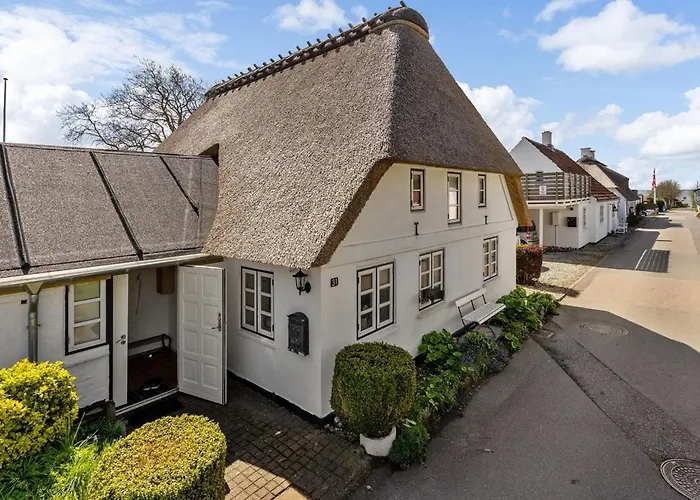 Gyril - 100m From The Sea By Interhome 度假居 *